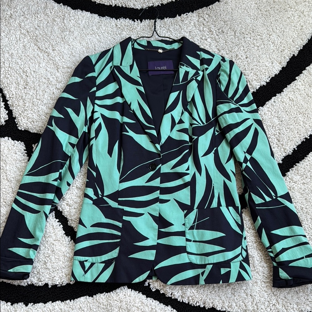 Laurel Green and Navy Leaf lightweight Print Blazer